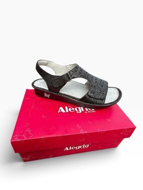 Alegria Viki Tooled Floral Textured Black Leather Comfort Sandal 11.5 - 12